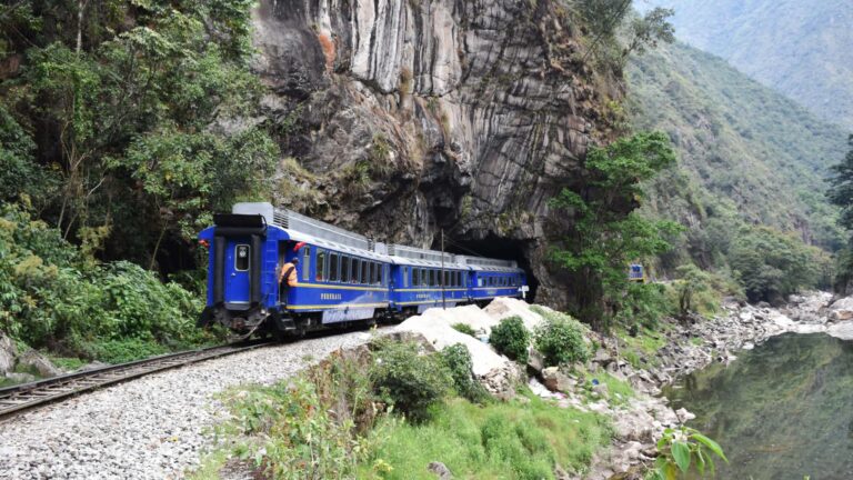 Luxury Machu Picchu Tour: Exclusive Journey on the Hiram Bingham Train